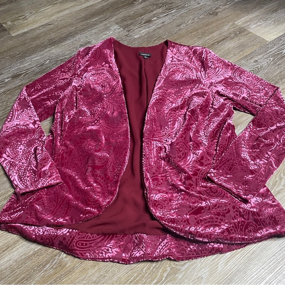 Pink Torrid embossed velvet cardigan - Picture 3 of 4